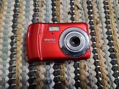 Vivitar ViviCam XX14 20MP HD Selfie Digital Camera 4X Digital Zoom Red *TESTED* - Image 1 of 4