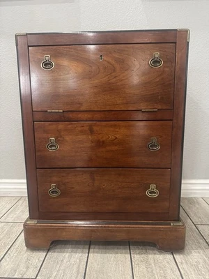 National Mt. Aireado Estilo Campaña Cómoda/Cama Soporte Lateral Caída Delantero Sobre 2 Cajones Foto 1 de 4