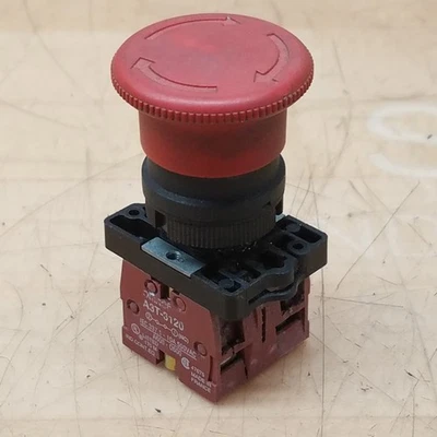 Omron Botón Giratorio Rojo, Conectado a 2x Bloques de Contacto A3T-3120 - USADO Foto 1 de 4