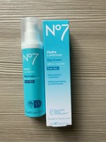 no7 hydraluminous day cream