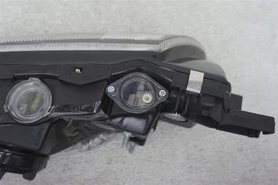 Conjunto de faros de conductor Nissan Altima 1997 2,4 L - mercado de accesorios Foto 1 de 4