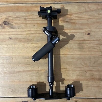 Neewer Handheld Stabilizer - Image 1 of 4