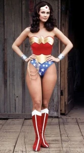 wonder woman TV Show Prop Items - Picture 1 of 17
