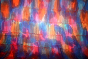 ABSTRAKTE BATIK IN BLAU, ROSA UND ORANGE AUF STREIFEN - 100% BAUMWOLLSTOFF - Bild 1 von 8