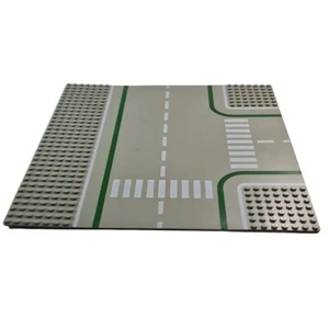 LEGO Grundplatte 32 x 32 Noppen grau mit grauer Straßenkreuzung (2360) guter Zustand - Bild 1 von 8