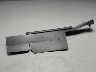 Оригинальное верхнее переднее уплотнение крыла со стороны пассажира для Toyota RAV4 2021-2024 годов выпуска - Изображение 1 из 4