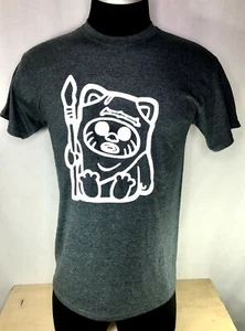 Camisa Disney Star Wars Ewok Gris Carbón Brezo Mediana Brilla en la Oscuridad - Imagen 1 de 8