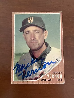 1962 TOPPS #152 MICKEY VERNON AUTOGRAPH AUTO, SENATORS - Image 1 of 2