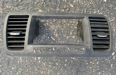 Subaru Legacy Outback 2005-2009 navegación pantalla bisel envolvente ventilaciones OEM Foto 1 de 2