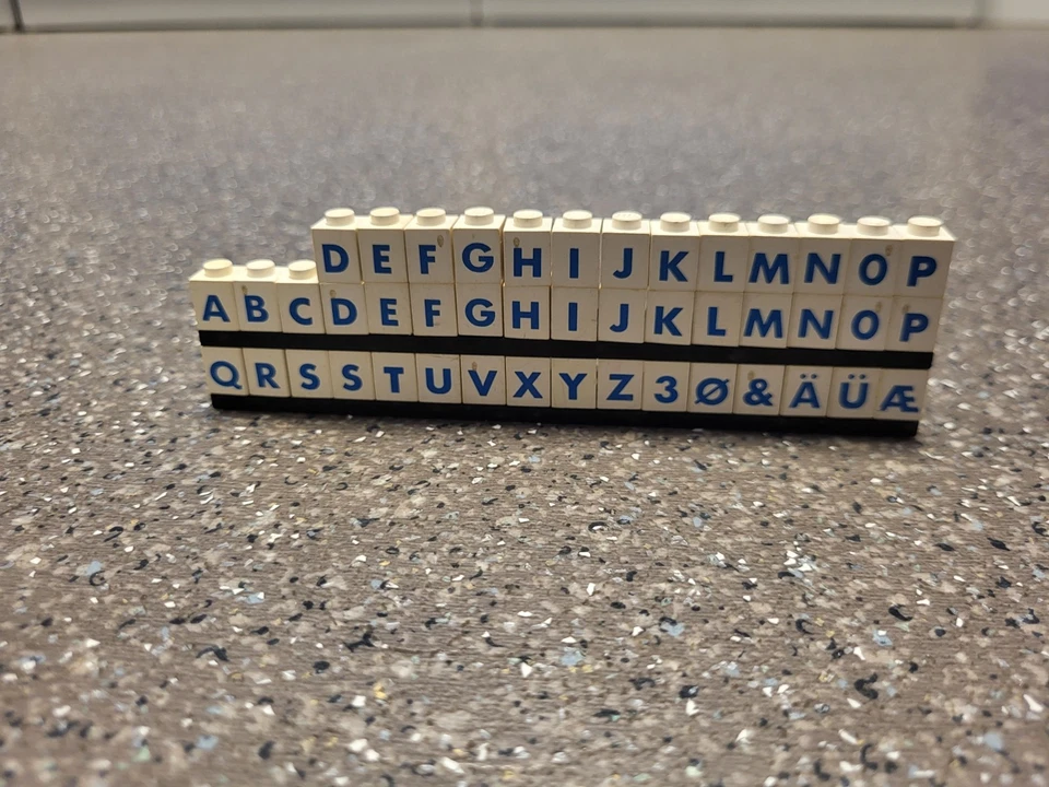 Lego 988 Buchstaben Bricks Steine - Bild 1 von 1