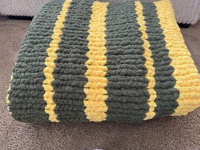 "Hilo grueso jumbo tejido a mano - 37"" X 40"" manta Throw Packers NFL verde dorado" Foto 1 de 4