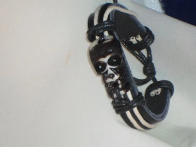 Pulsera Calavera Marrón Hecho a Mano Disfraz de Pirata Ajustable Unisex T5-1 Foto 1 de 2