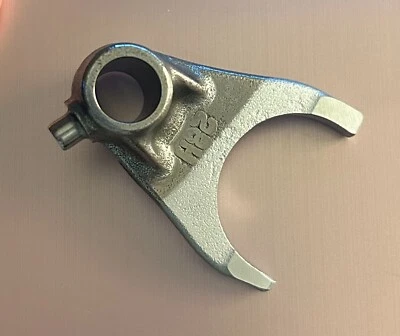 Nueva horquilla de cambio de marchas OEM Suzuki 25231-28H00 RMX450 RMZ450 Foto 1 de 3