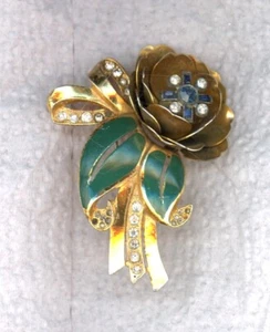 VINTAGE ~ GROSSE AUSGEFALLENE GOLDFARBENE & WEISSE STEINE BLUME ~ BROSCHE/ANSTECKNADEL - Bild 1 von 2