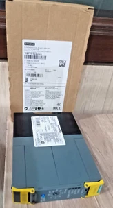 1PC 3RM1302-3AA04 SIEMENS SIRIUS Failsafe reversing starter 3RM1, 500V New - Picture 1 of 6