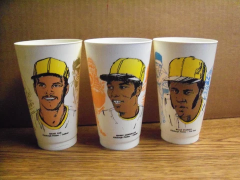 1976, Pittsburgh Pirates, MLB/MLBPA, Plastic Glasses (3), Stargell, Sangy & Zisk Cover