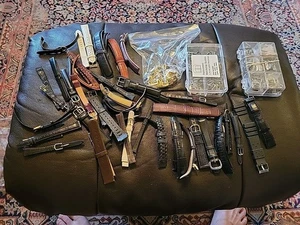 VERSCHIEDENE UHRENARMBÄNDER UND SCHNALLEN - Bild 1 von 5