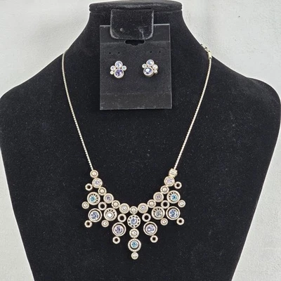 Collar y pendientes Brighton Halo Burst de cristal púrpura y azul base plateada Foto 1 de 4