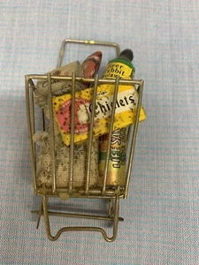 Carrello della spesa in miniatura magnete frigorifero con generi alimentari - Foto 1 di 9