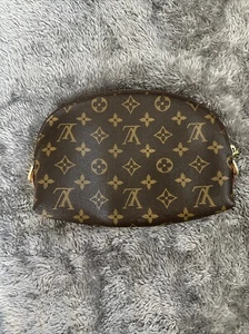 Louis Vuitton Cosmetic Pouch - Picture 1 of 17