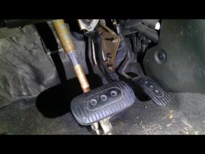 2010 NISSAN CUBE  Pedal Brake - Image 1 of 4