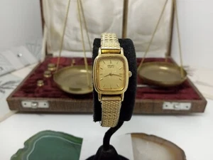 Reloj Vintage Seiko Mujer Tono Dorado 1N00-5K29 Necesita Nueva Batería de Cuarzo Original - Imagen 1 de 14