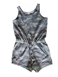 Athleta Girl On The Go Romper Medium 8/10 Gray Camo Pocket Shorts Quick Dry - Picture 1 of 17