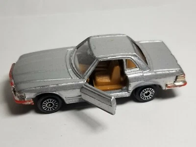 Coche de colección Zylmex Mercedes 450 SEL P352 Hong Kong plateado fundido a presión puertas abiertas Foto 1 de 4