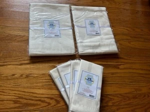 52x52 Cream Tablecloths and 4 Matching Napkins - Picture 1 of 1