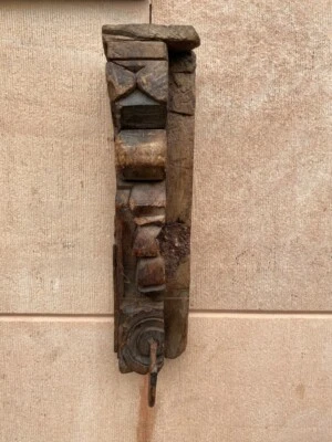 Antique Handcrafted Wood Wall Hanging Bracket Beautiful Carved With Hook Hanger Foto 1 de 4