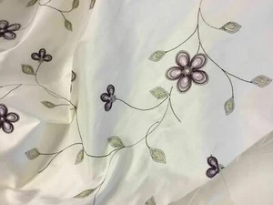 NEW Beautiful White 100% Silk Floral Embroidery Dupion Fabric 52" 133 cm - Picture 1 of 1