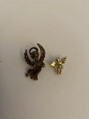 Angel (2) Lapel Pins P14 - Image 1 of 3