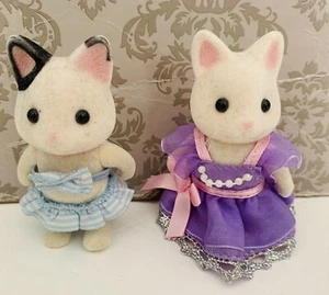 Sylvanian Families Personaggi di Gatti in Palla Marrone, Scarpe e Bikini B4 - Foto 1 di 3