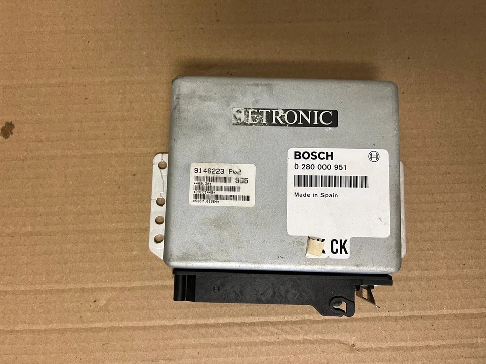 Computadora motor Volvo 240 ECU - 0 280 000 951 Foto 1 de 1