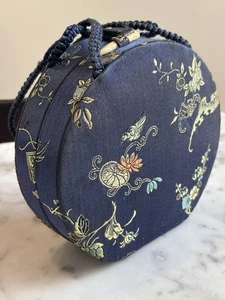 Gorgeous Vintage Embroidered Silk Box Evening Bag, Rare Fashion Gifts for Her - Picture 1 of 9