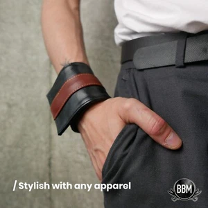 The Handcuff Wallet for Coin and Card Magicians - Magnet Wallet + Hidden Pocket - Picture 1 of 5