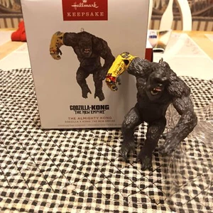 HALLMARK THE ALMIGHTY KING KONG 2024 CHRISTMAS ORNAMENTS GODZILLA X KONG - Picture 1 of 1