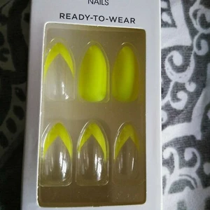 Kiss Design Coffin Stiletto Medium to Long Length Artificial Nails YOU CHOOSE - Picture 1 of 11