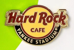 Pin con logotipo clásico Hard Rock Cafe 2009 Yankee Stadium de Nueva York - Imagen 1 de 2