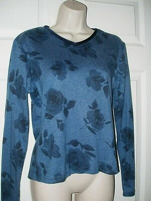 Pijama para mujer Xhilaration Top estampado de hojas azules tela cálida mangas medias largas Foto 1 de 4