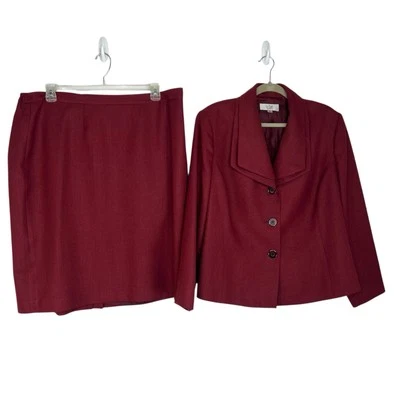 Le Suit 2PC Red Polyester Lined Shawl Collar Skirt Suit Size 14 Elegant Business - Image 1 of 4