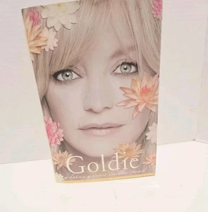 Goldie "A Lotus Grows In The Mud" A Goldie Hawn Autobiography Hardcover SIGNED - Imagen 1 de 8