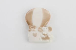 BOMBONIERA COMUNIONE BATTESIMO LED ELEFANTE PORCELLANA magnete calamita  5x7 CM - Picture 1 of 3