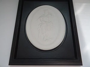 Meissen Wandbehang mit Relief Muse der Geschichte 19,5 mal 23, H 2 - Bild 1 von 4