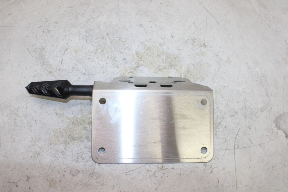 Yamaha YZF R6 2004 OEM guardabarros eliminador soporte de matrícula Foto 1 de 4