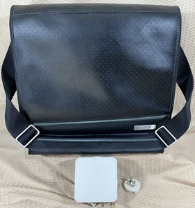 White Charger 95PS-030-2 & Leather Case for Bose SoundDock Portable Music System - Picture 1 of 17