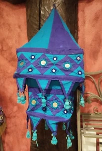 LAMPARA DE TELA DE 2 PISOS EN AZUL Y MORADO. INDIA - Imagen 1 de 4