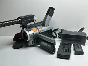 Sony DCR-TRV310E PAL Digital 8 Hi8, Video8 Camcorder Handycam Set ⚡BLITZVERSAND⚡ - Bild 1 von 24