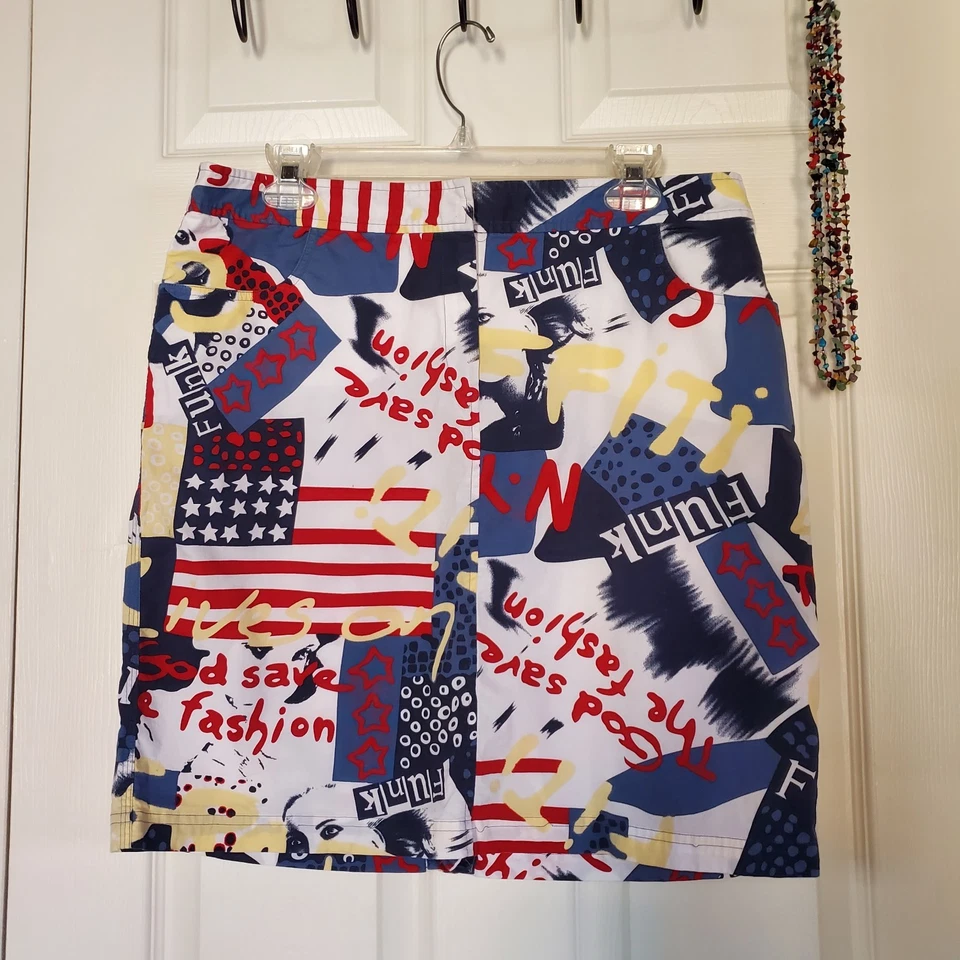 Minifalda August Silk Kitsch "God Save the Fashion"" Funk" estampado americano 14 Foto 1 de 4