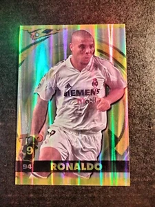 RONALDO # 94 REAL MADRID TOP BRILLO RAYA VERTICAL TOP LIGA 2004/05 MUNDICROMO - Imagen 1 de 2